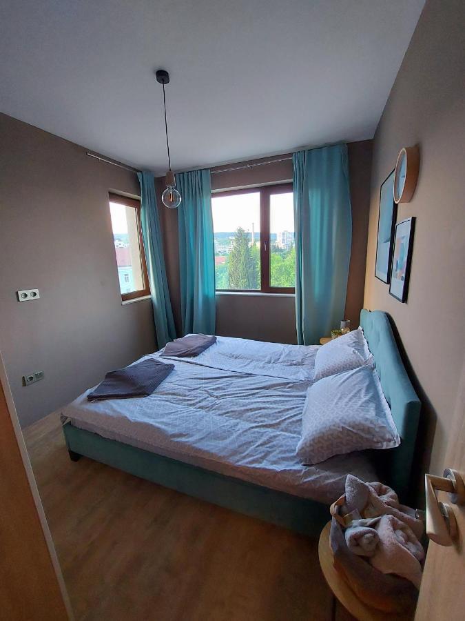 Grey Apartment Varna Bagian luar foto
