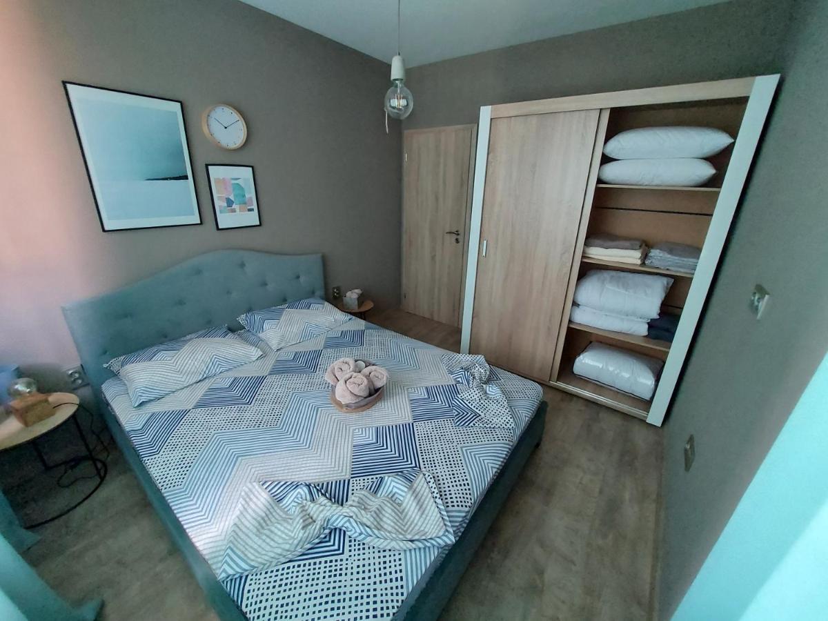 Grey Apartment Varna Bagian luar foto